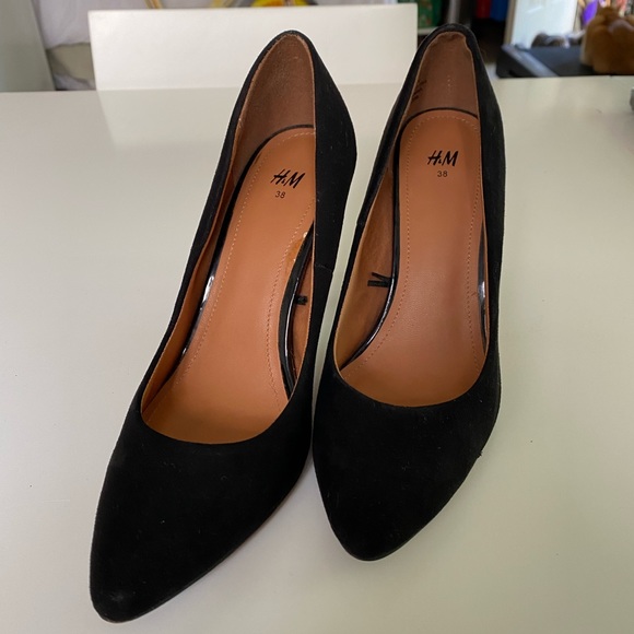 H&M Black Suede 4 Inch Size 7 Heels - Picture 2 of 7